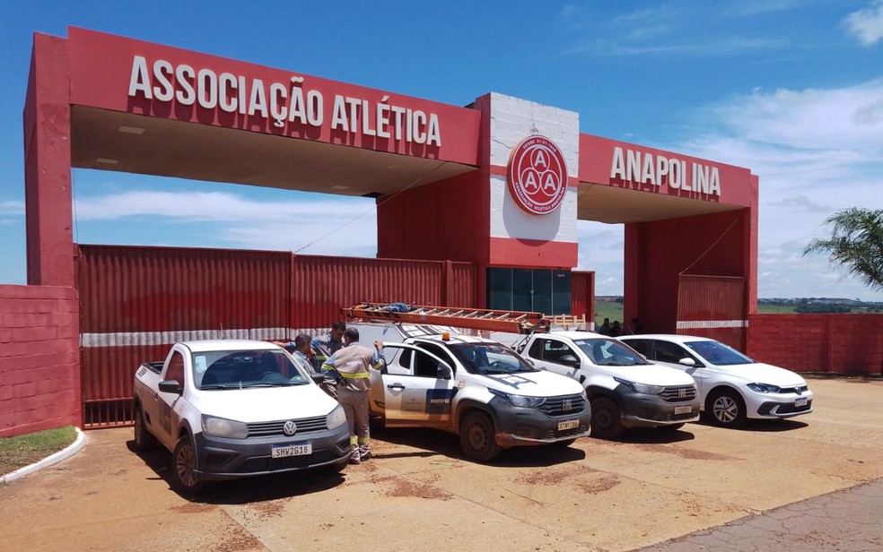 Associação Atlética do Anapolina sofre fiscalização da Equatorial, em Goiás — Foto: Divulgação/Equatorial Goiás