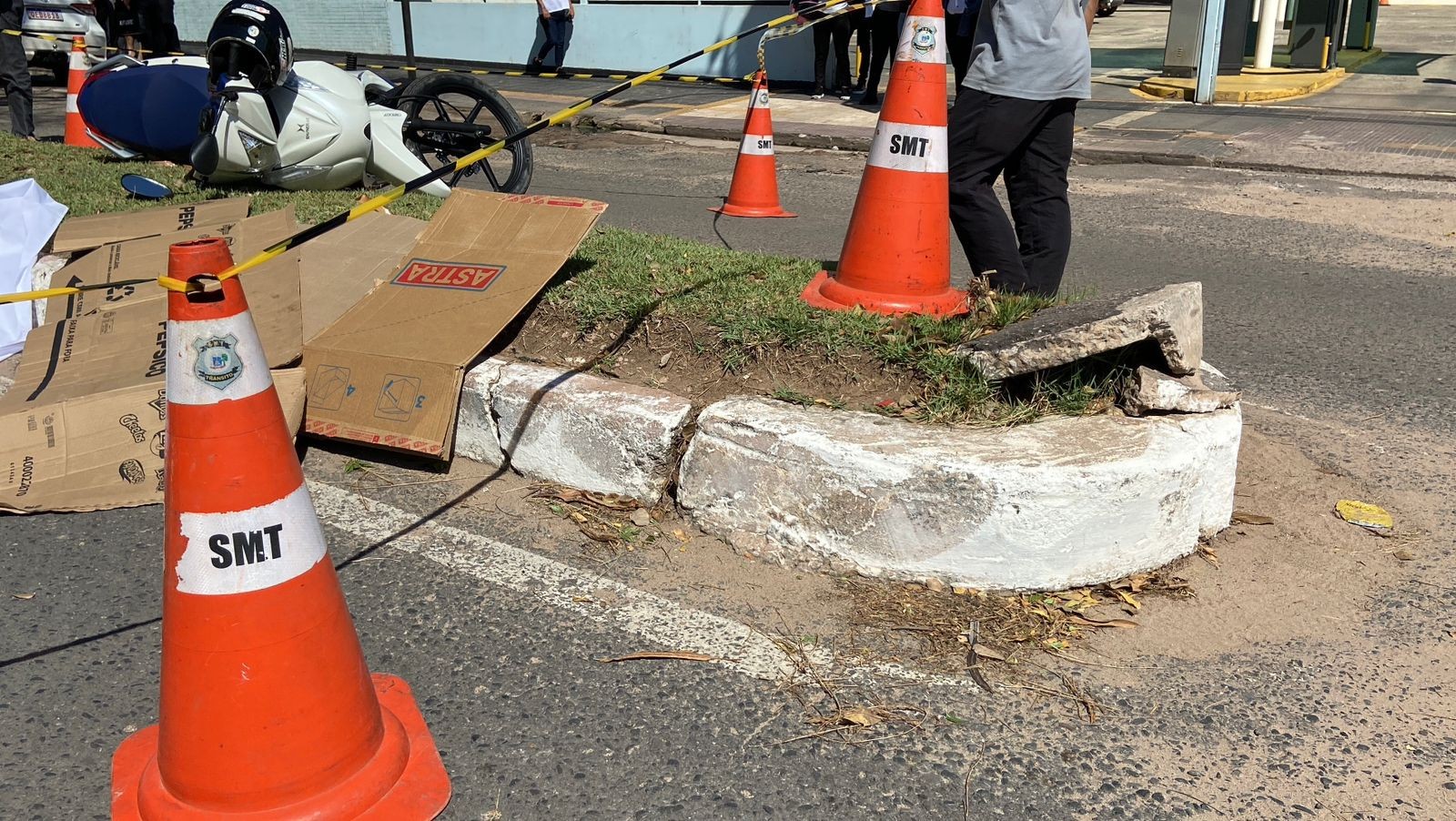 Mulher morre após perder controle de moto e ser atingida por carro na Av. Mendonça Furtado em Santarém
