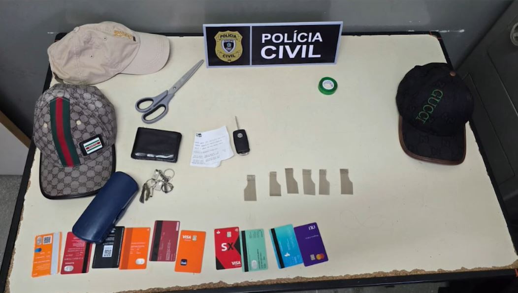 Dupla é presa suspeita de fraudar caixas eletrônicos e aplicar golpes em clientes, em Campina Grande