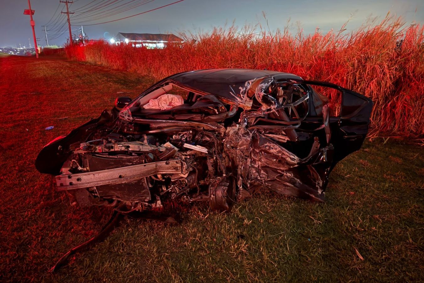 Colisão frontal entre dois carros deixa duas pessoas mortas em Piracicaba