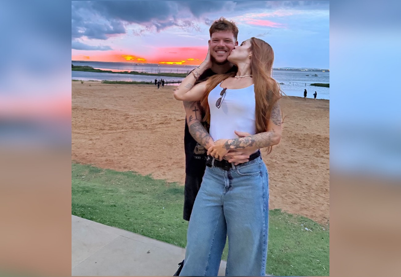 Cantor Ferrugem e família curtem pôr do sol em Palmas antes de passeio ao Jalapão