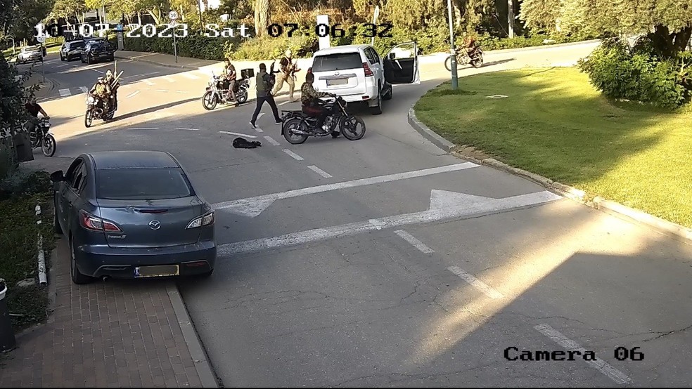 Terroristas do Hamas em ataque a Israel, em 7 de outubro — Foto: Divulgação/Consulado de Israel em SP