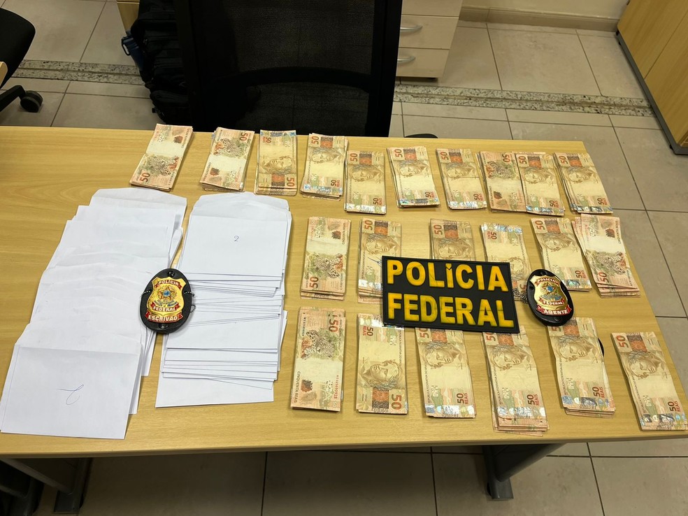 Dinheiro apreendido pela Polícia Federal na igreja — Foto: Divulgação/PF