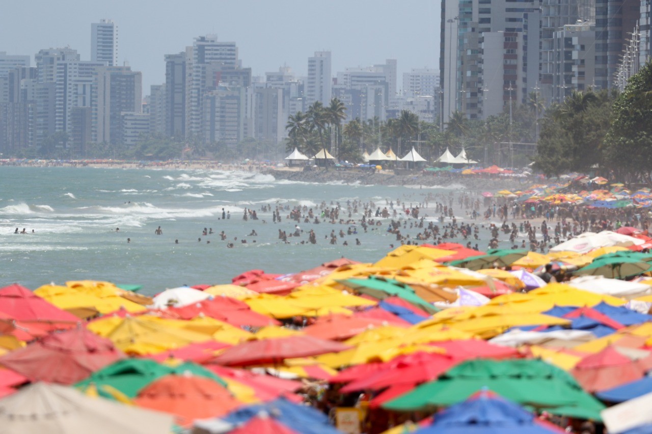 Homem é encontrado morto no mar da Praia de Boa Viagem, no Recife