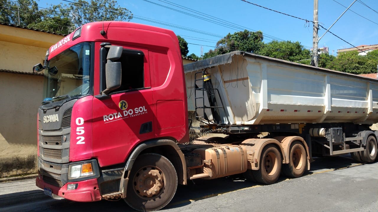 Homem é preso suspeito de roubar carreta em estrada rural no interior de SP