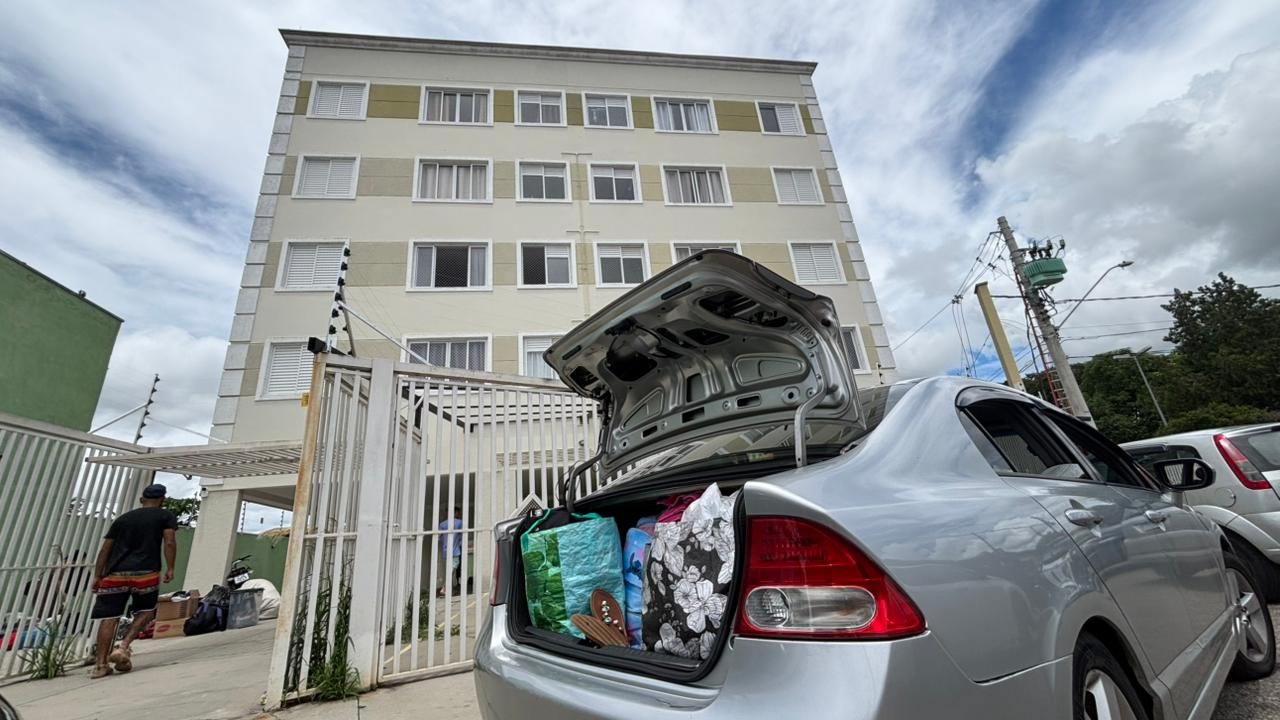 Vídeo: cratera que desalojou 156 pessoas aumenta após nova queda de tubulação e asfalto em São José dos Campos