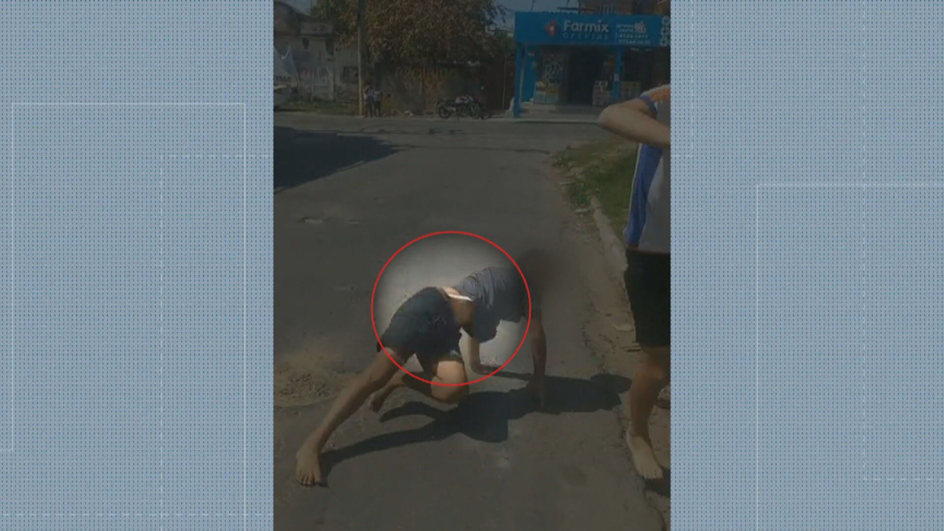 Vídeo mostra briga de garotos de 13 anos, marcada por app, que acabou com um deles esfaqueado no rim