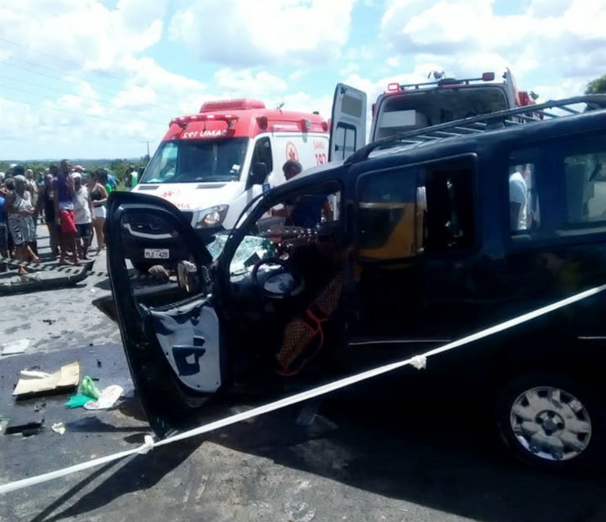 Batida Entre ônibus Escolar E Carro Deixa Dois Mortos Na Ilha De Itaparica Bahia G1