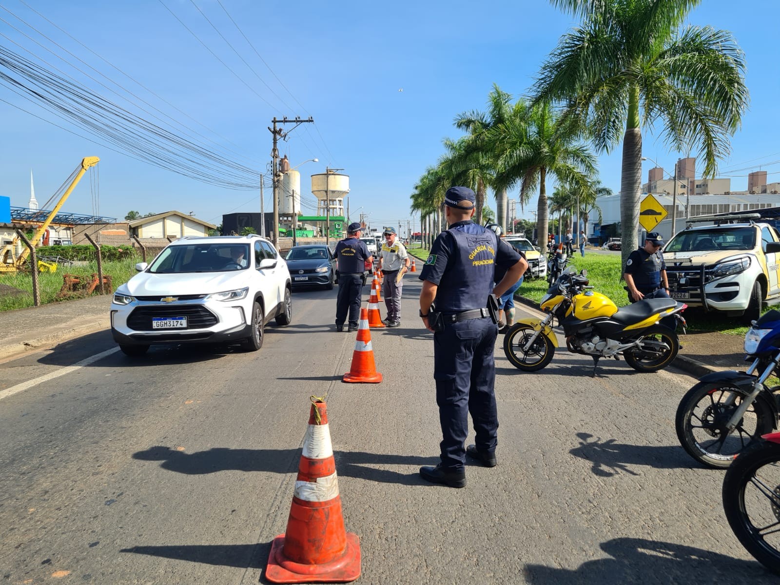 Operação autua 104 motociclistas em avenida de Piracicaba: 'ponto com índice de acidentes e passagem de veículos roubados'