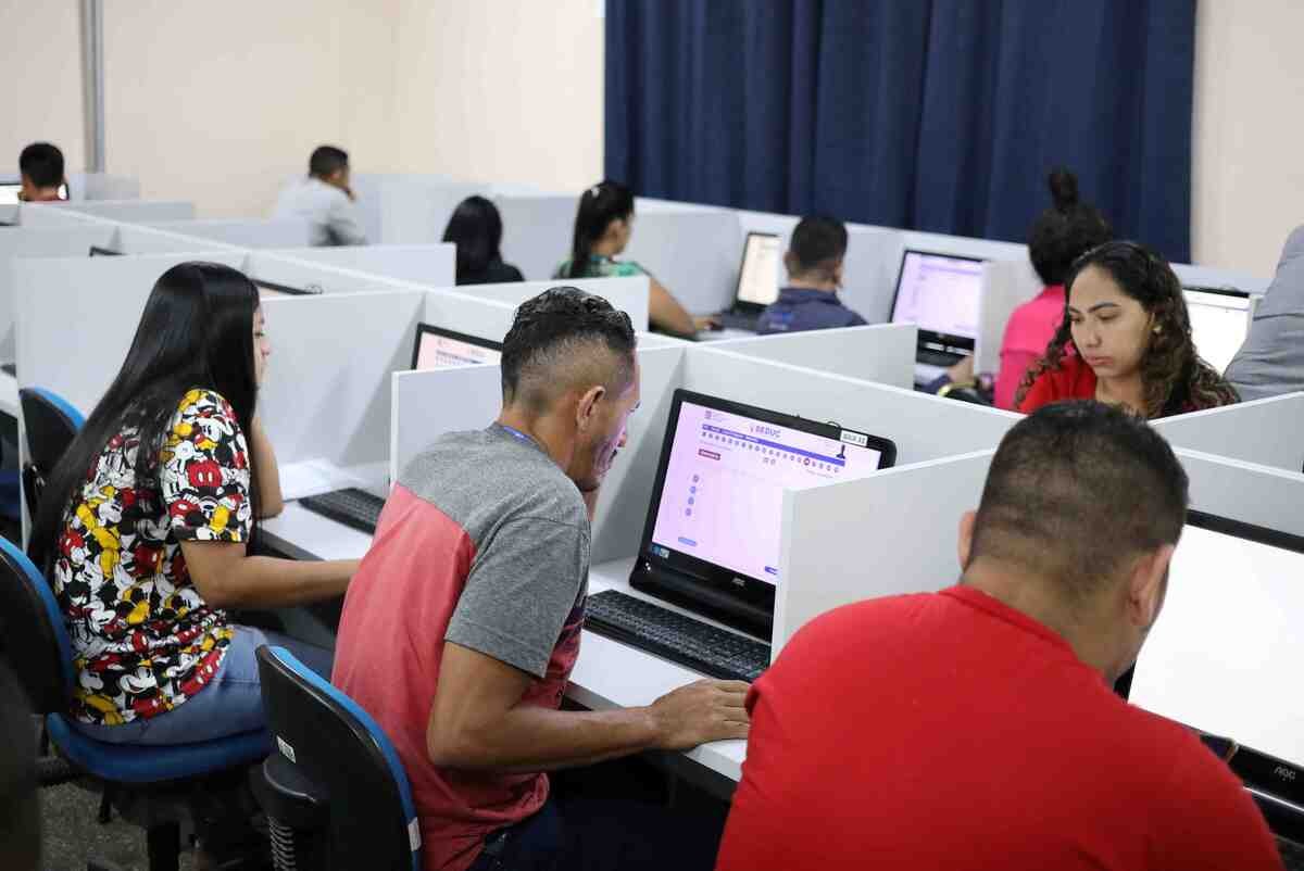 Provão Eletrônico da EJA: Codajás, Tabatinga, Tefé, Presidente Figueiredo e Parintins recebem exame; saiba como participar
