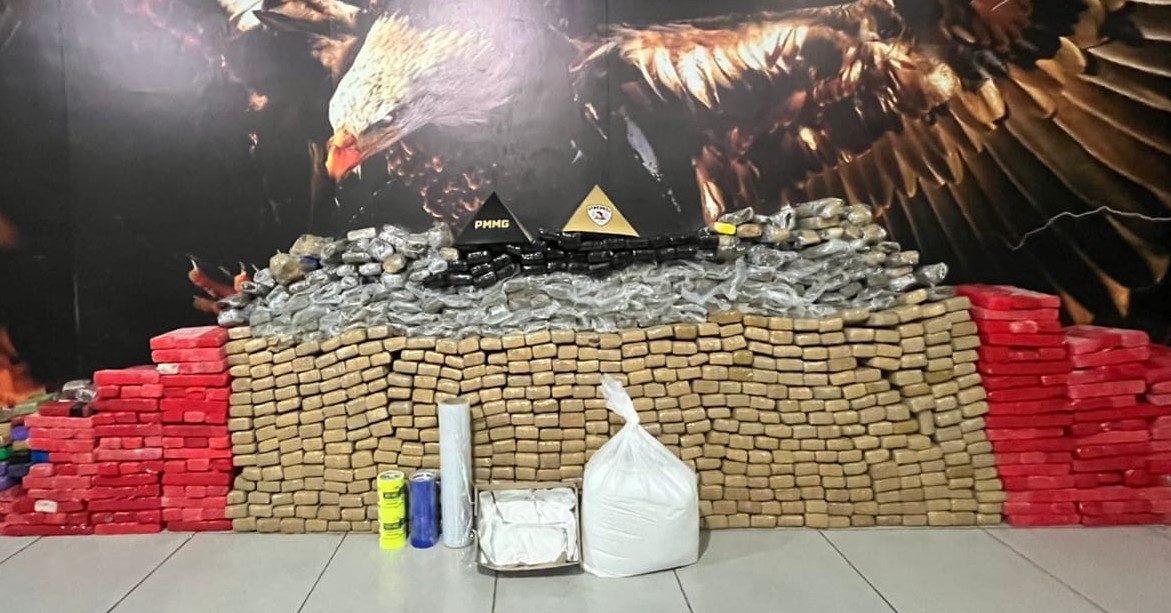 Homem leva tiro, chama a polícia e é preso com com 1 tonelada de maconha  em Uberlândia