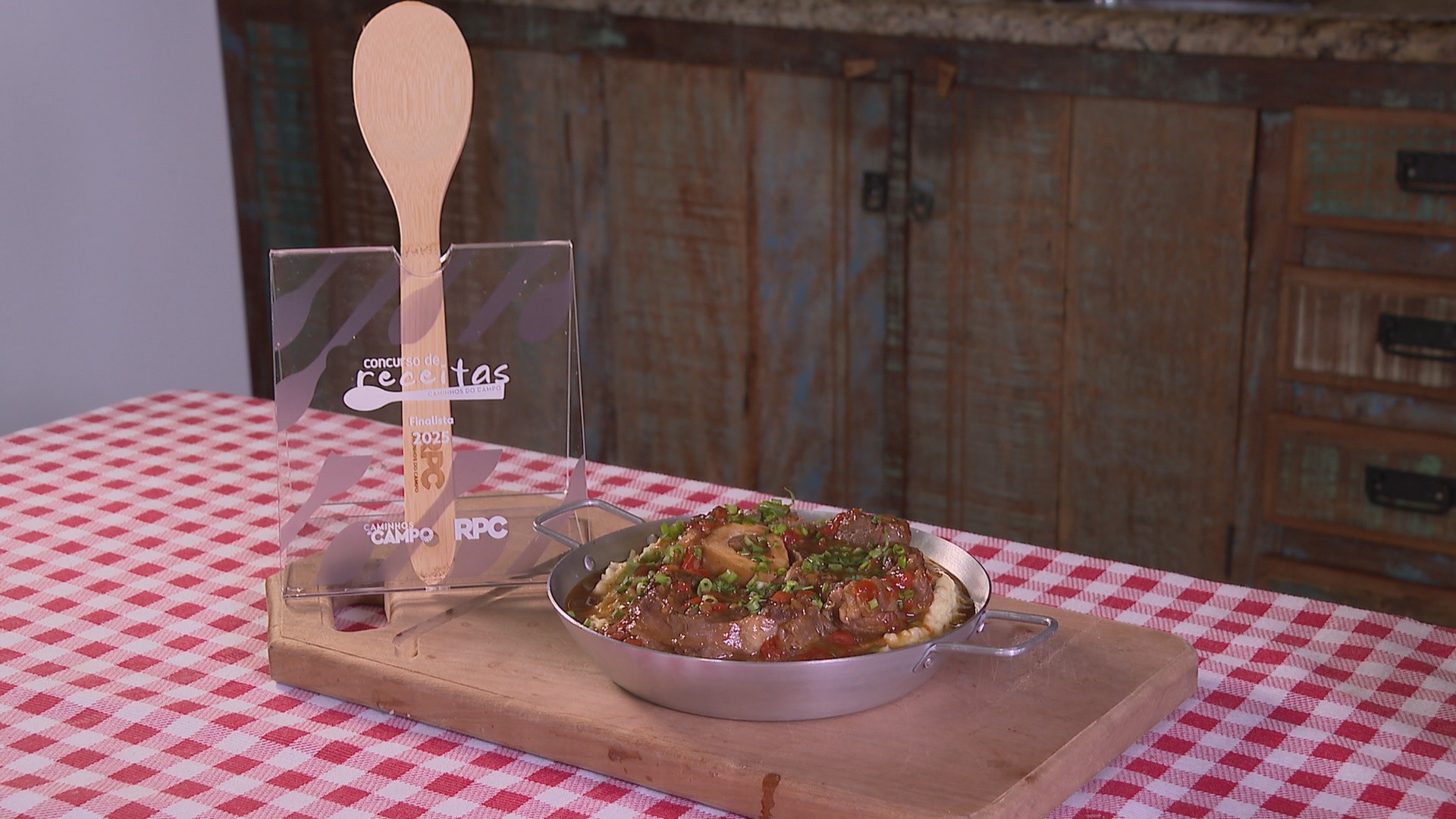 Concurso de Receitas 2025: aprenda a preparar ossobuco na cerveja preta com purê de batata doce