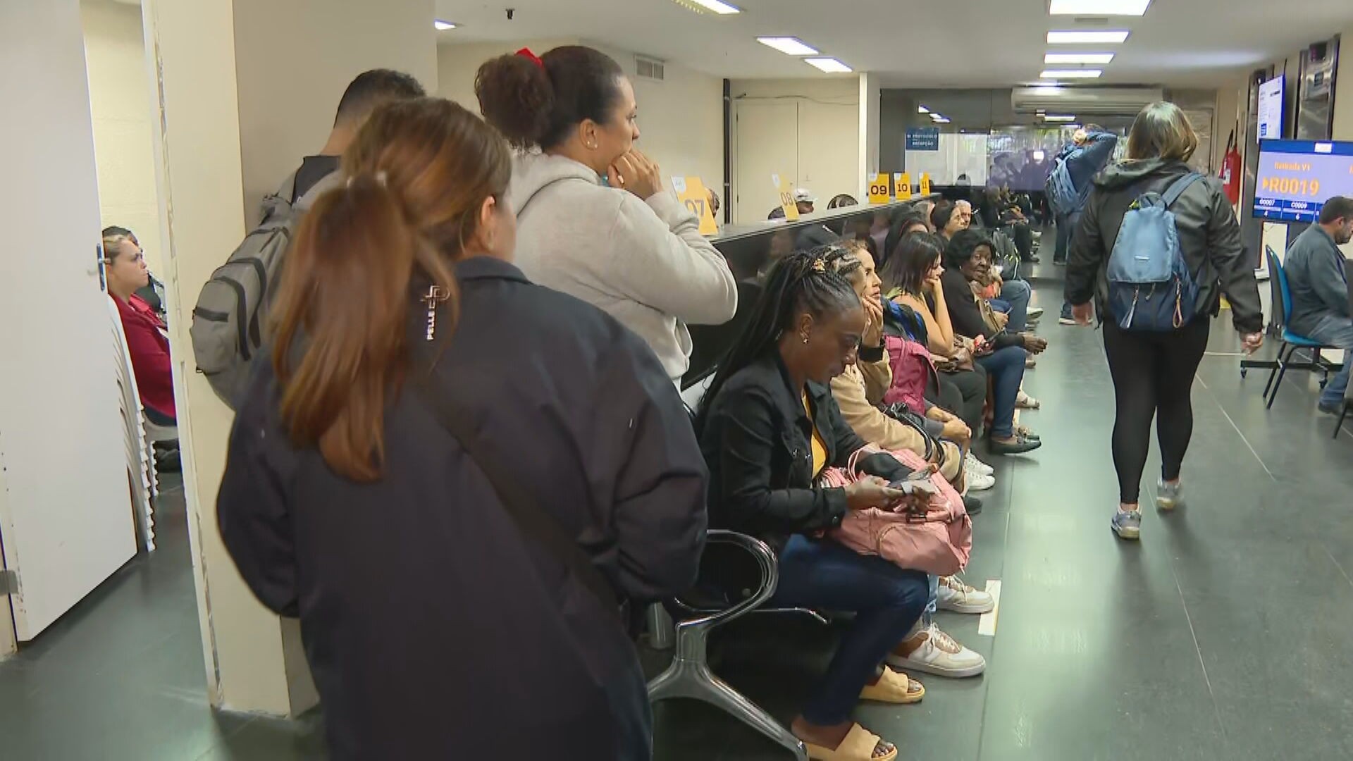 Posto do Jaé amanhece com filas no último dia antes de obrigatoriedade; metrô vai aceitar cartão