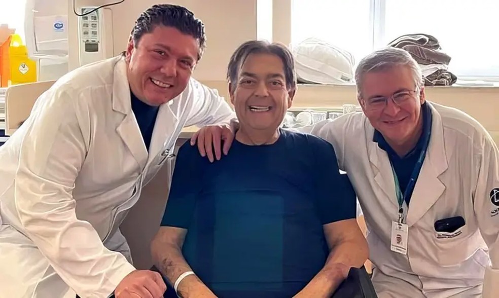 Faustão em hospital em foto de 2023, enquanto fazia exames para acompanhar o funcionamento do coração que recebeu via transplante — Foto: Instagram/Fausto Silva