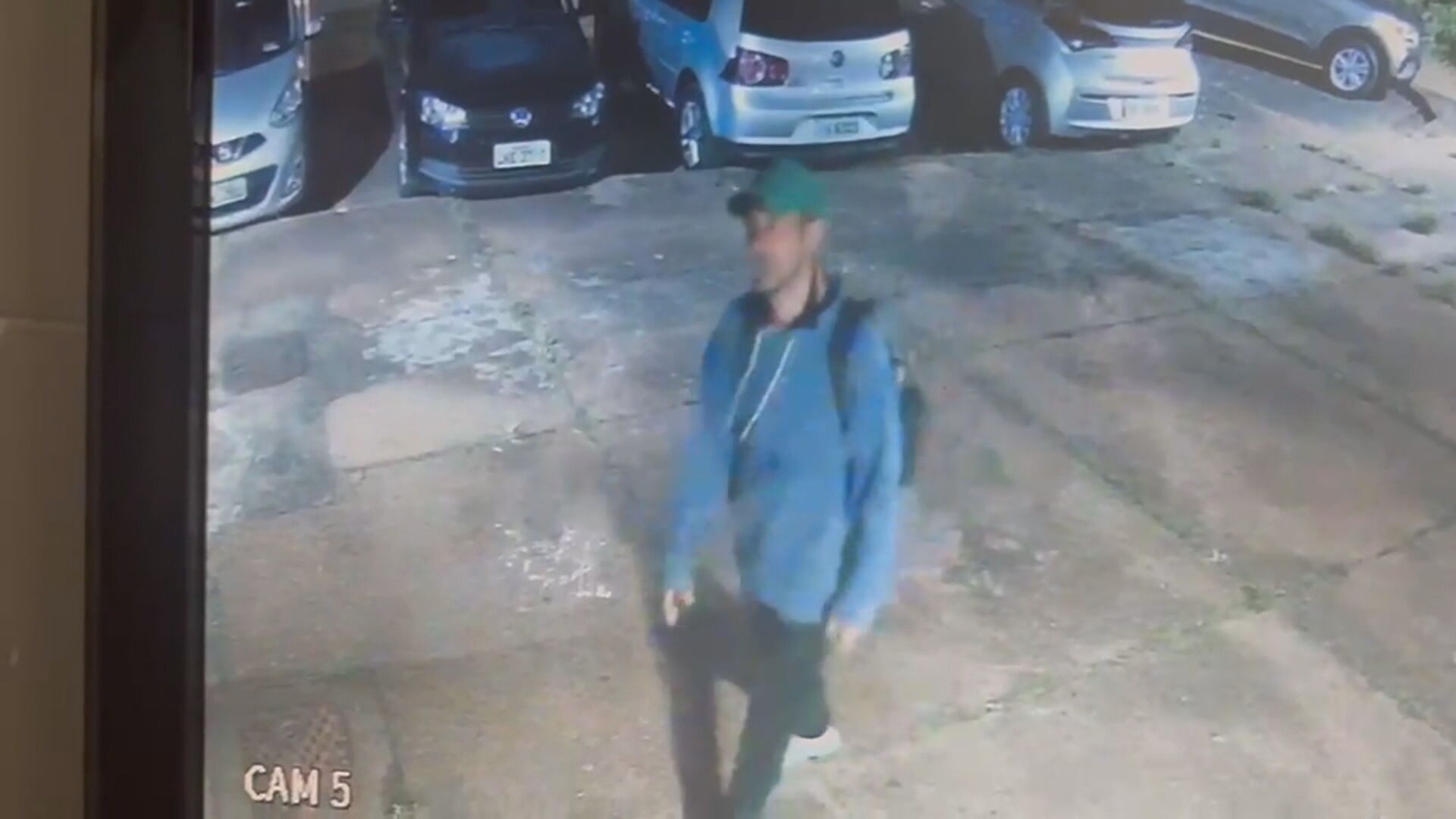 Homem armado com faca corta rede de proteção de janela e invade apartamento em prédio na Asa Sul, em Brasília