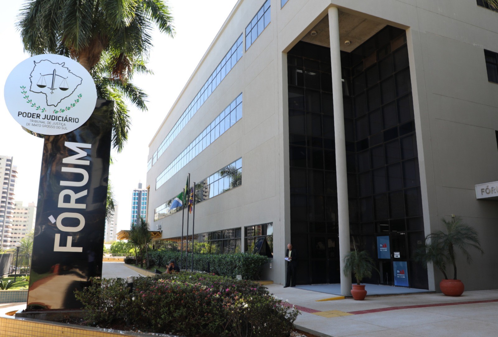 Homem é condenado após vender carro sem pagar e transferir para outra pessoa