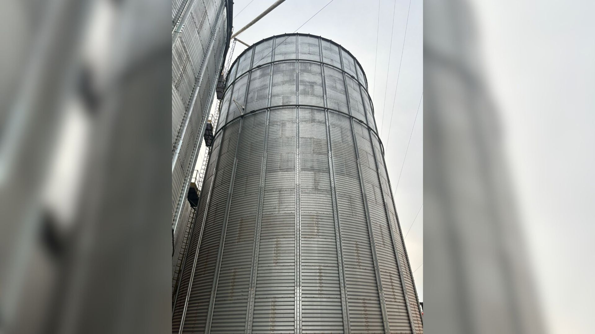 Trabalhador morre após afundar em silo de grãos no interior de SP