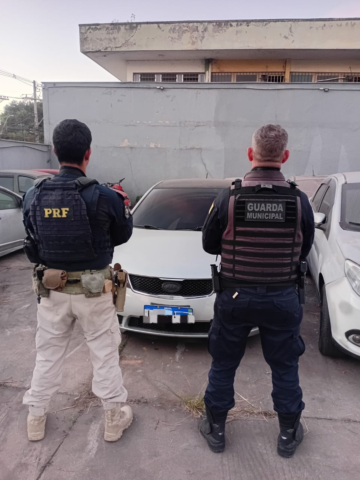 Carro com registro de furto é recuperado em Volta Redonda