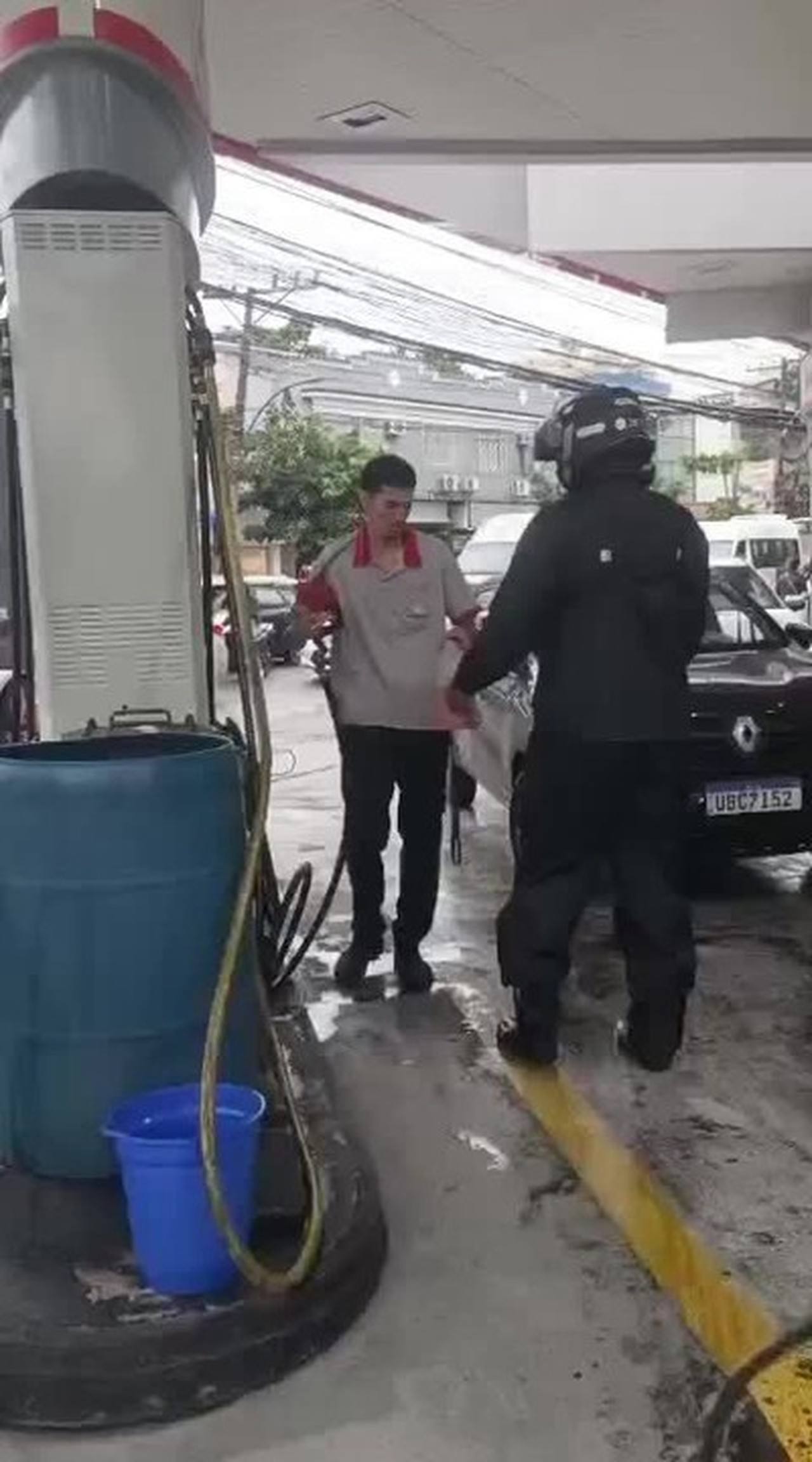 Motociclista alega ter recebido gasolina adulterada e incendeia posto na Freguesia