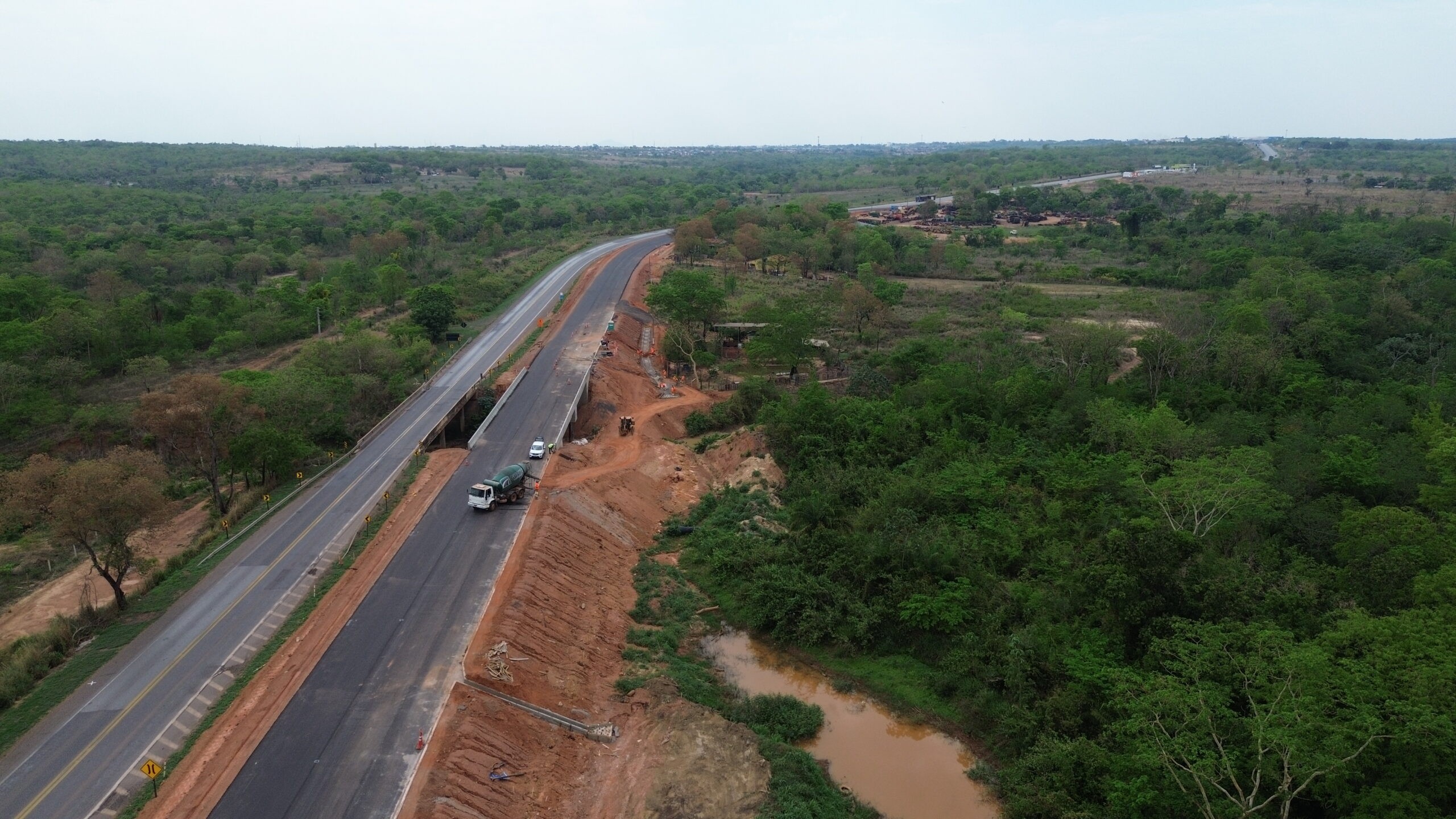 Trecho da BR-364 entre Várzea Grande e Acorizal (MT) tem bloqueio total para obras em nova ponte