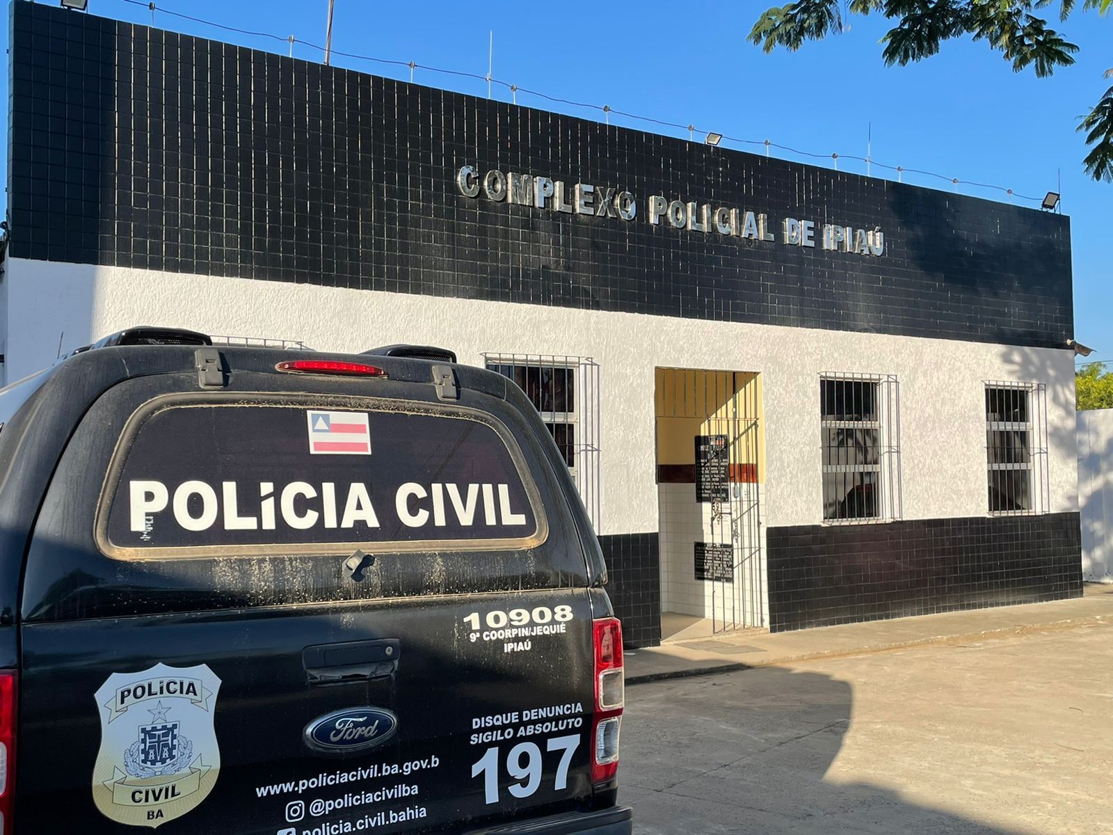 Jovem é assassinado e companheira e irmã adolescentes ficam feridas após casa ser invadida na Bahia
