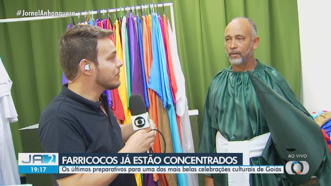 Gois se prepara para incio da Procisso do Fogaru