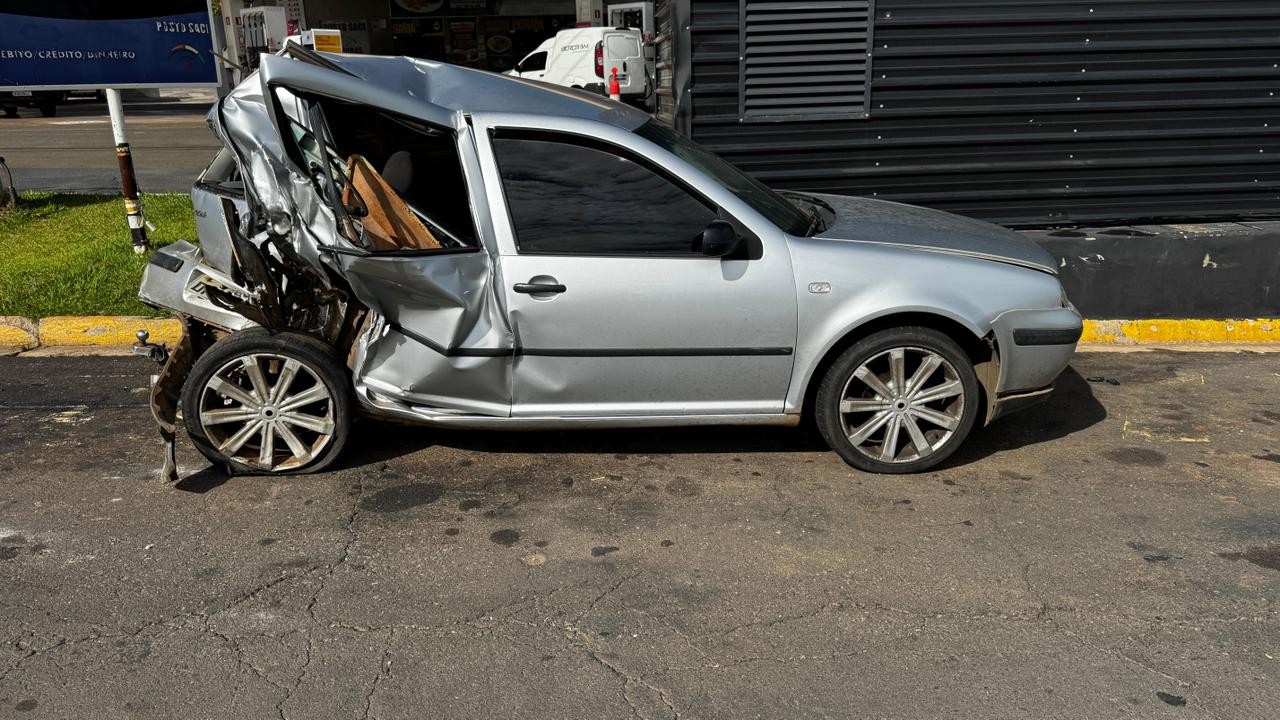 Motorista morre e passageiro fica ferido em acidente na Rodovia Anhanguera