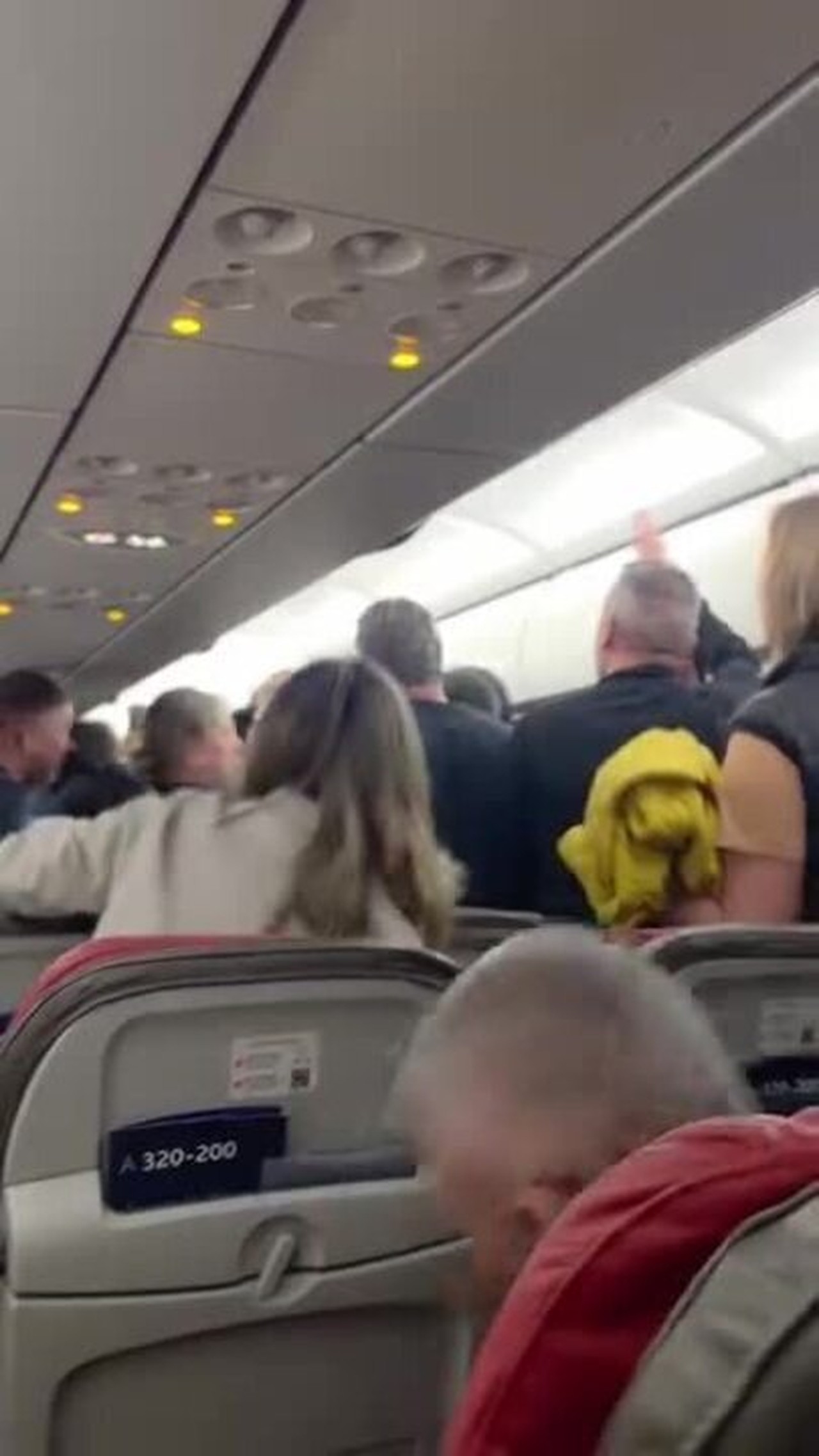 ‘Bateu o desespero nas pessoas’, relata passageiro que deixou o avião durante incêndio no Aeroporto de SP, em Guarulhos