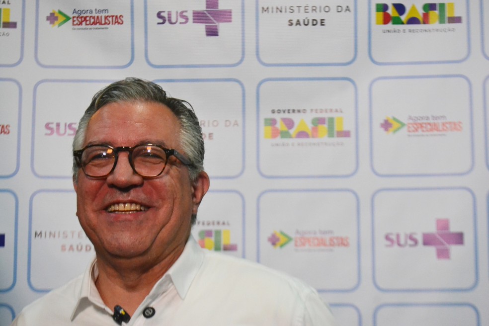 O ministro da Saúde, Alexandre Padilha, concede entrevista coletiva após no dia 2. — Foto: PAULO CARNEIRO/ATO PRESS/ESTADÃO CONTEÚDO