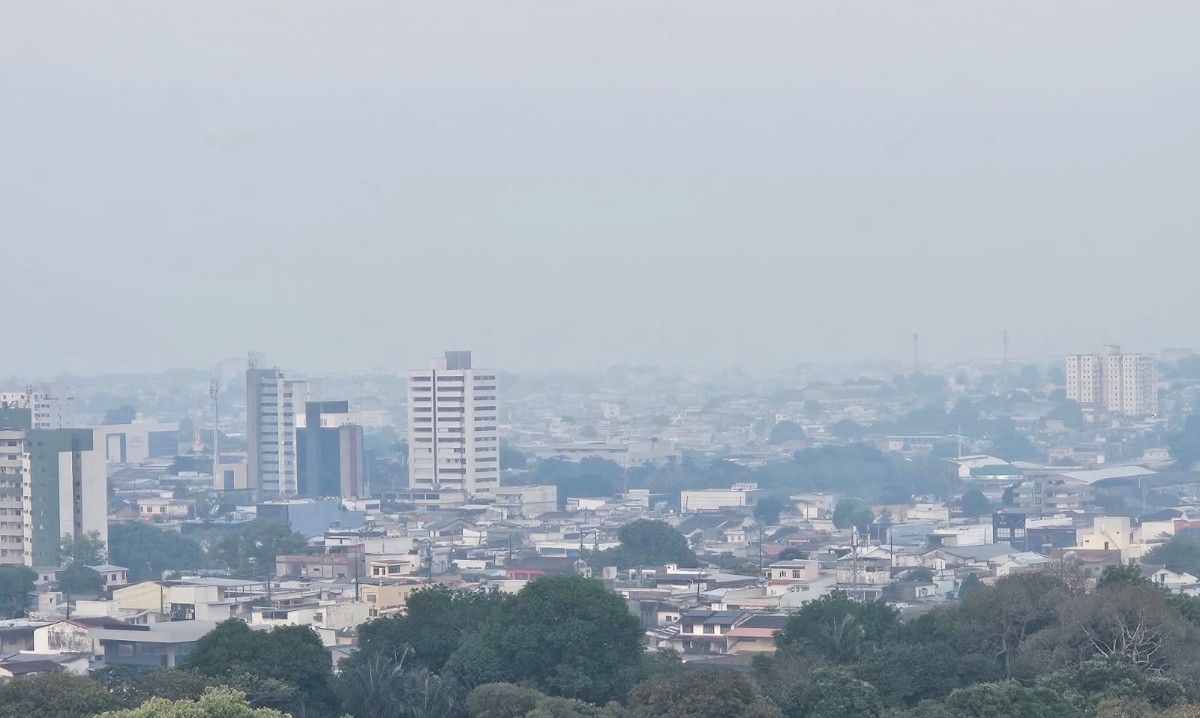 Qualidade do ar fica 'ruim' em Manaus pelo segundo dia seguido após fumaça encobrir a cidade
