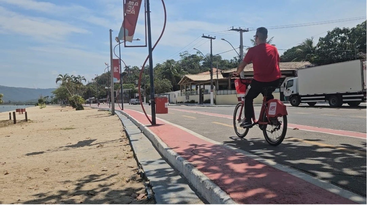 Bicicletas compartilhadas e ônibus com tarifa zero ajudam a reduzir emissão de CO2 em Maricá