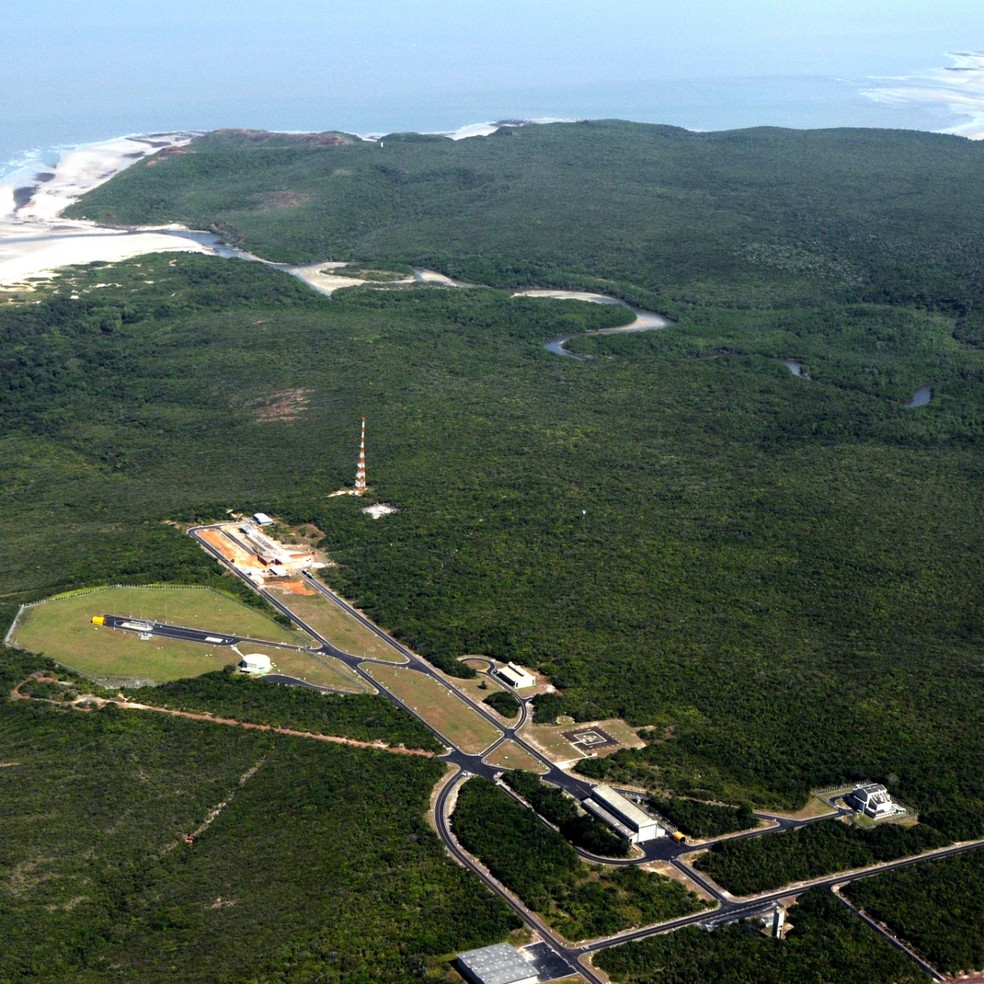 Vista área do Aeroporto de Alcântara, localizado na área do Centro de Lançamento de Alcântara (CLA) — Foto: Divulgação/Agência Espacial Brasileira