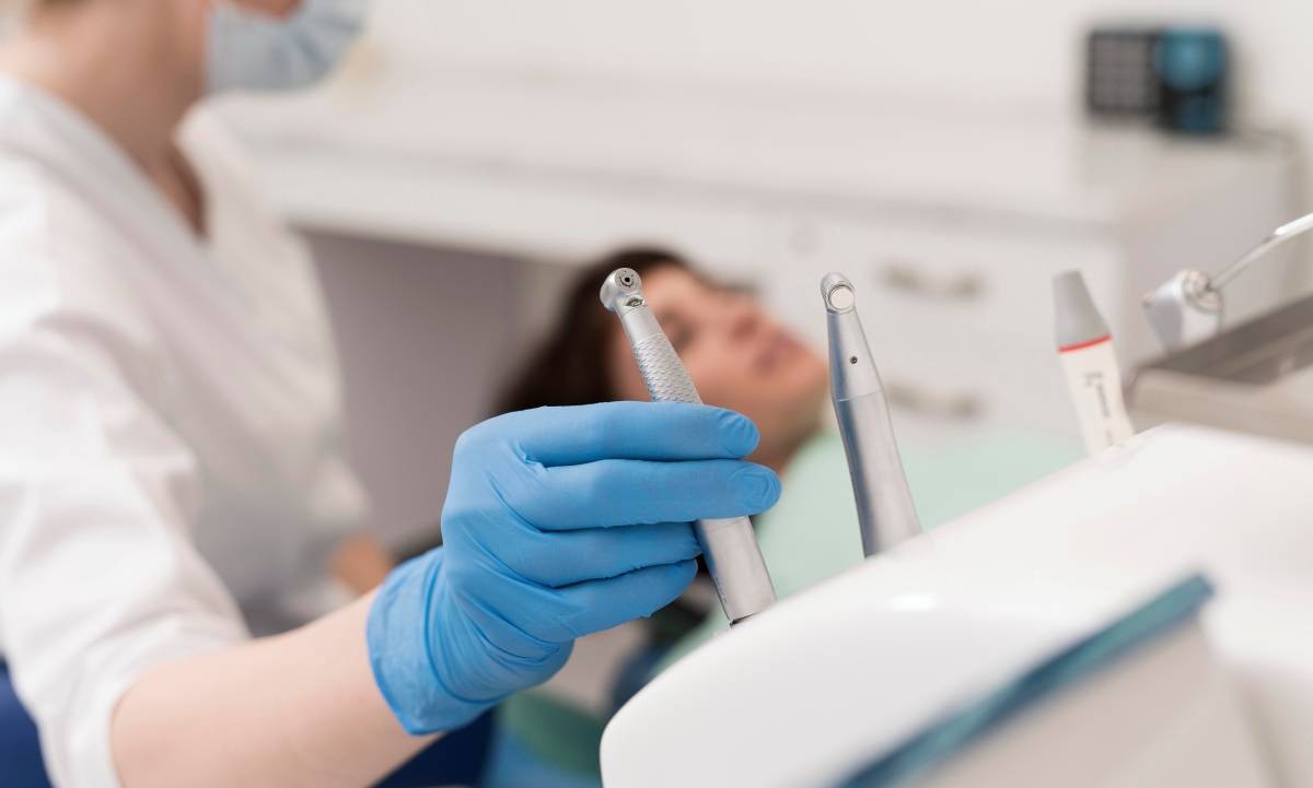 Universidades de Curitiba oferecem tratamento odontológico de graça; saiba como agendar