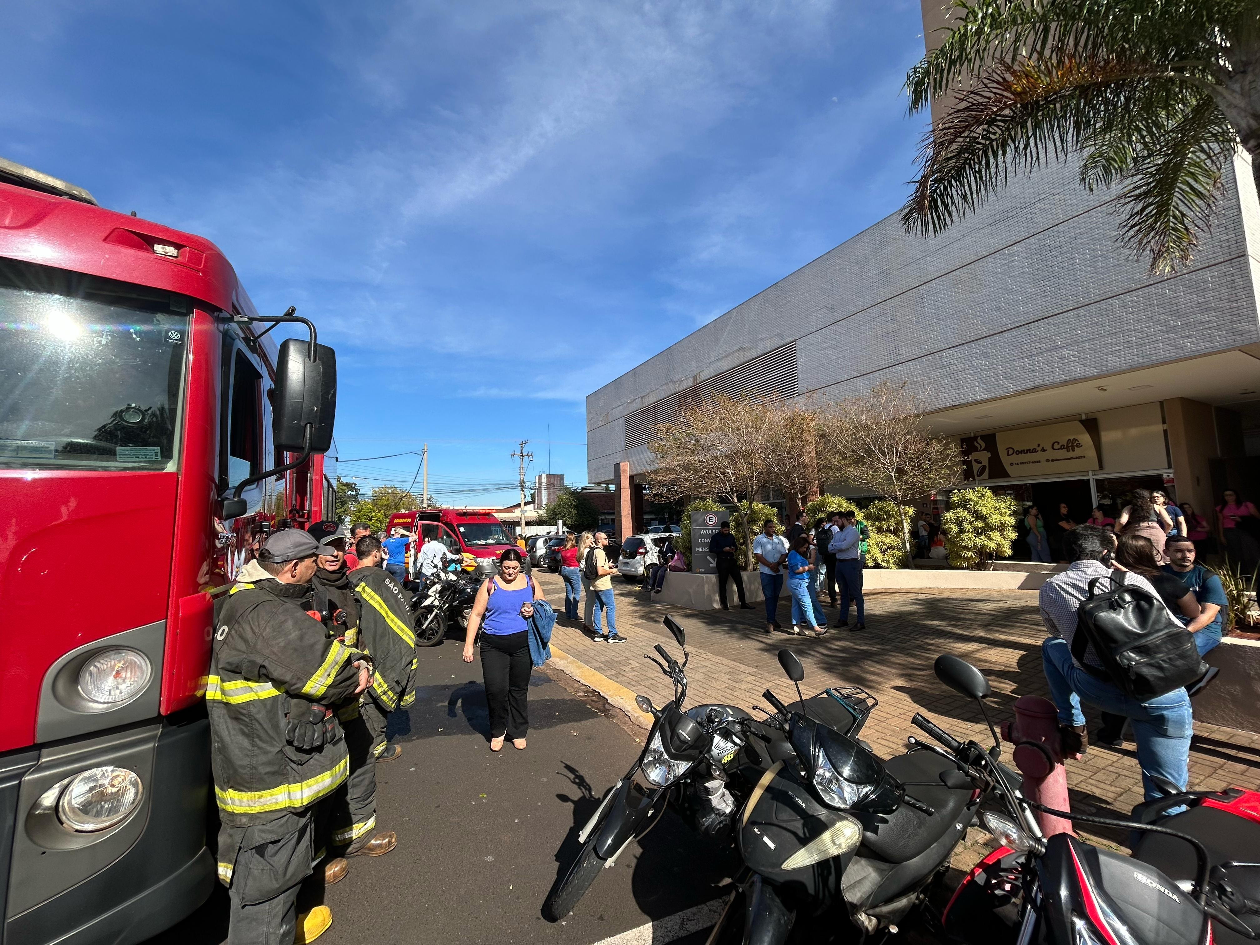 Princípio de incêndio evacua prédio comercial em Ribeirão Preto
