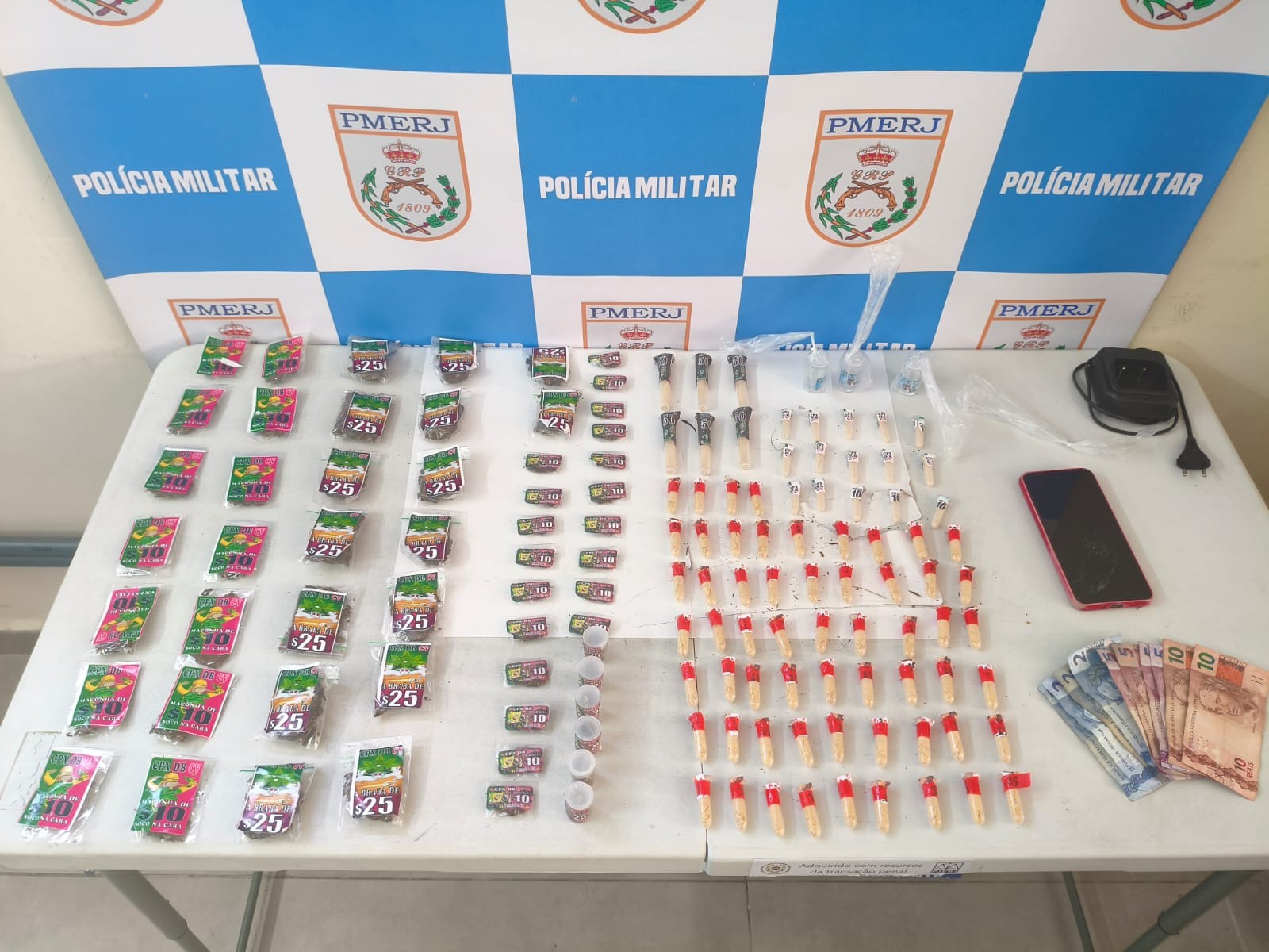 Homem é preso por suspeita de tráfico de drogas em Volta Redonda