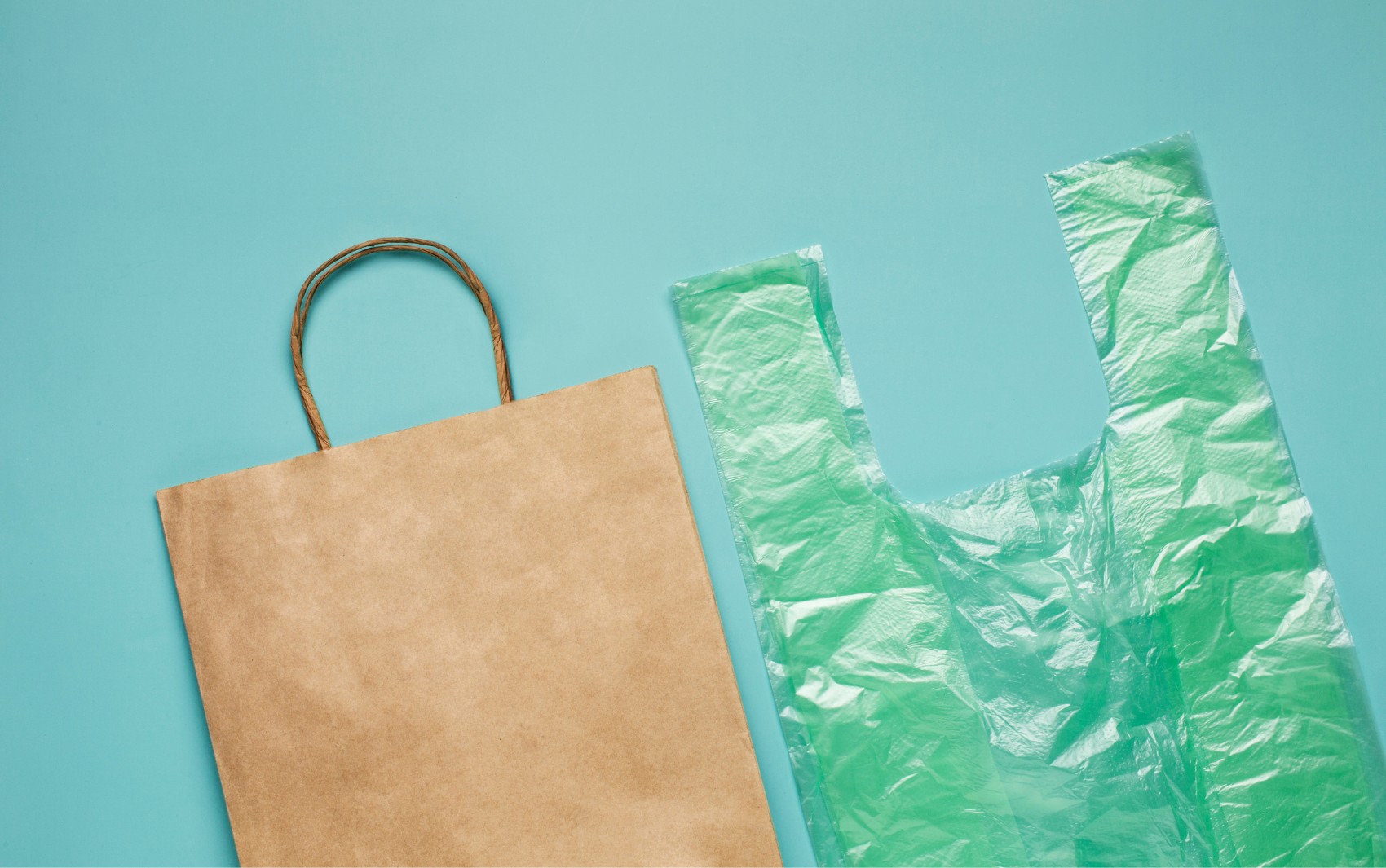 Lei que proíbe distribuição de sacolas plásticas não recicláveis entra em vigor em Salvador; entenda regras
