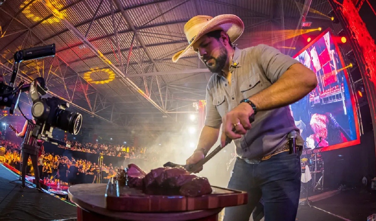 ‘Churrasco On Fire’: show de Fernando e Sorocaba em Bauru terá open churrasco e três horas de música
