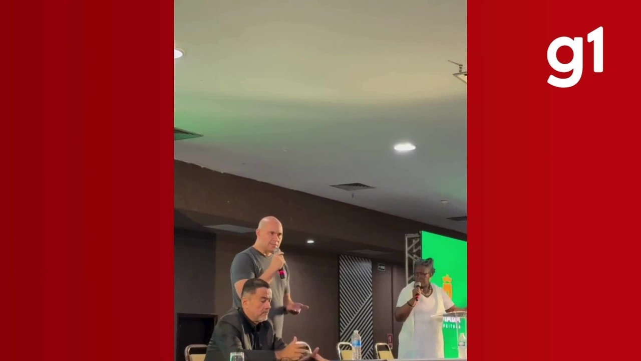 Professora da UFMT Deixa Conferência em Protesto Após Veto ao Pronome Neutro por Prefeito de Cuiabá