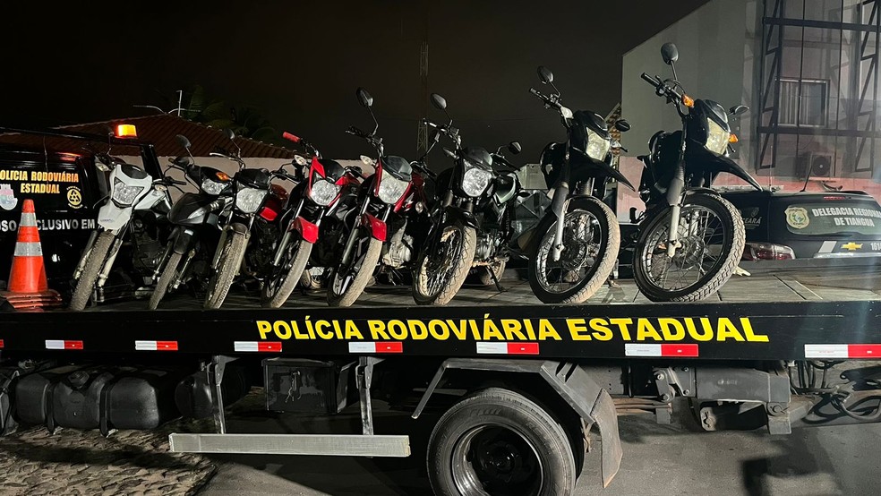 Homem é preso com oito motocicletas roubadas no interior do Ceará. — Foto: SSPDS/Reprodução