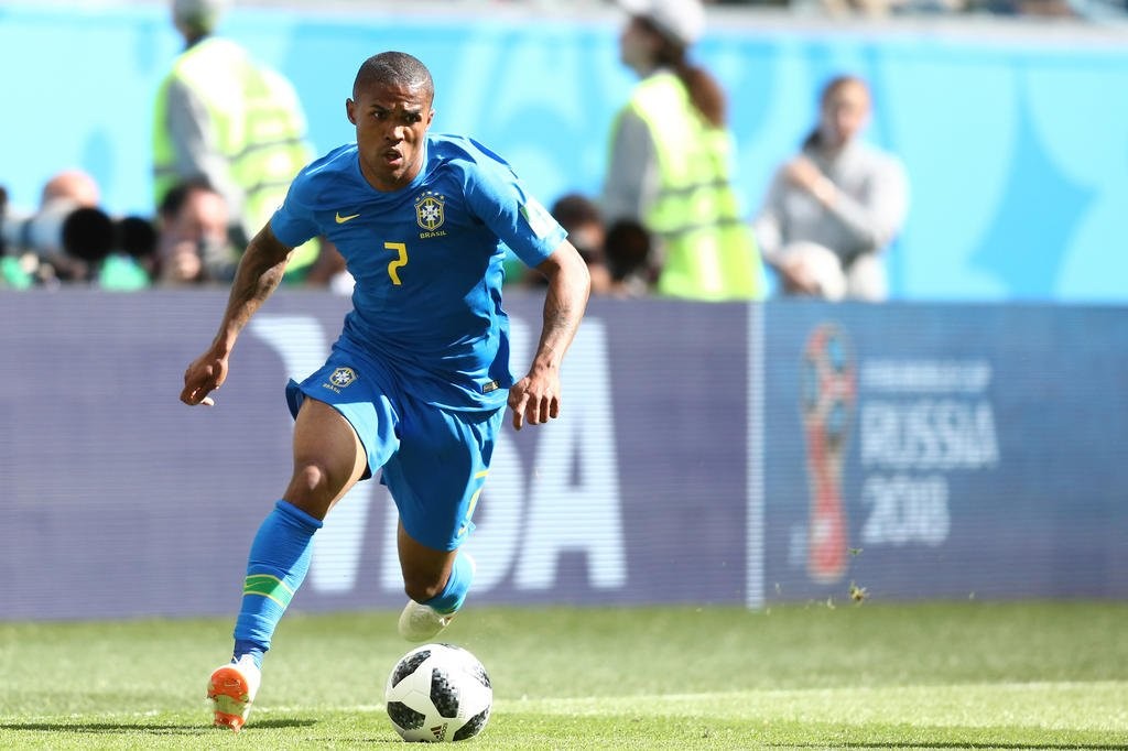 Ex-Grêmio e Seleção Brasileira, Douglas Costa tem prisão decretada por dívida de R$ 492 mil em pensão alimentícia