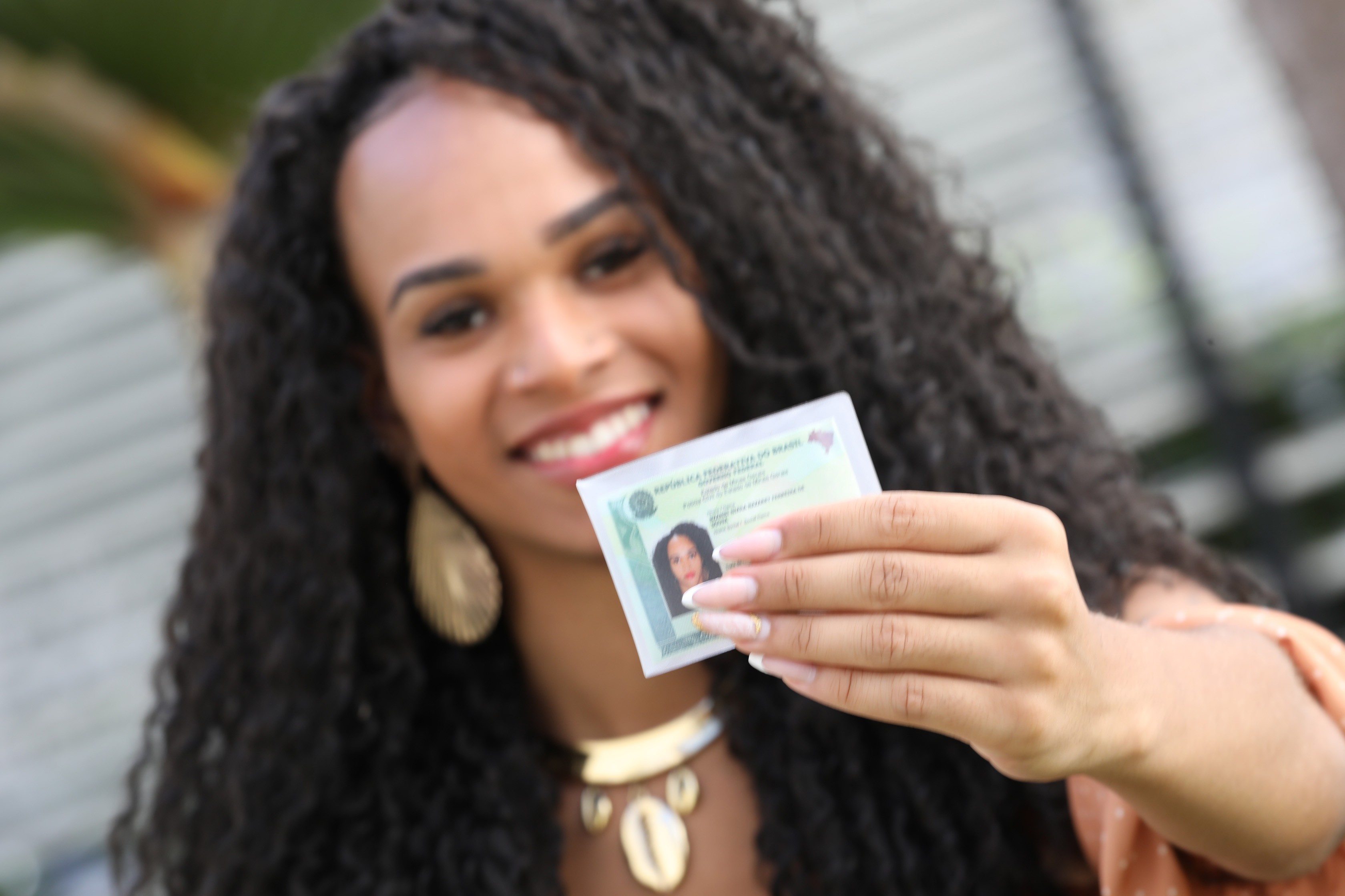 Pessoas trans podem alterar nome e gênero de graça; saiba como 