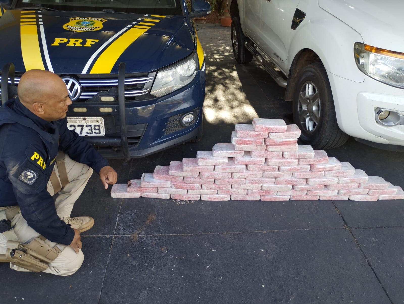 PRF apreende carga de cocaína avaliada em R$ 11 milhões na BR-153 em Marília