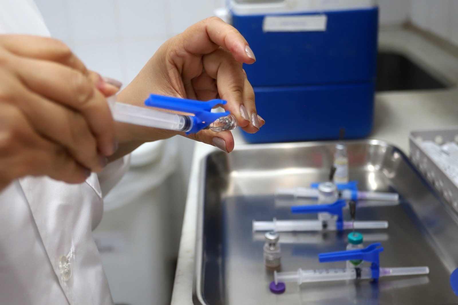 Vacina do Butantan contra a dengue começa a ser aplicada em profissionais da saúde em Campinas 