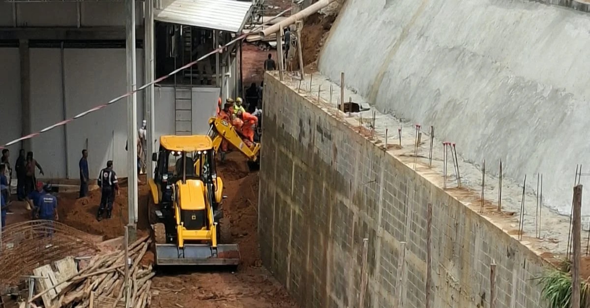 Dois trabalhadores morrem e um é levado ao hospital após soterramento em Maripá de Minas