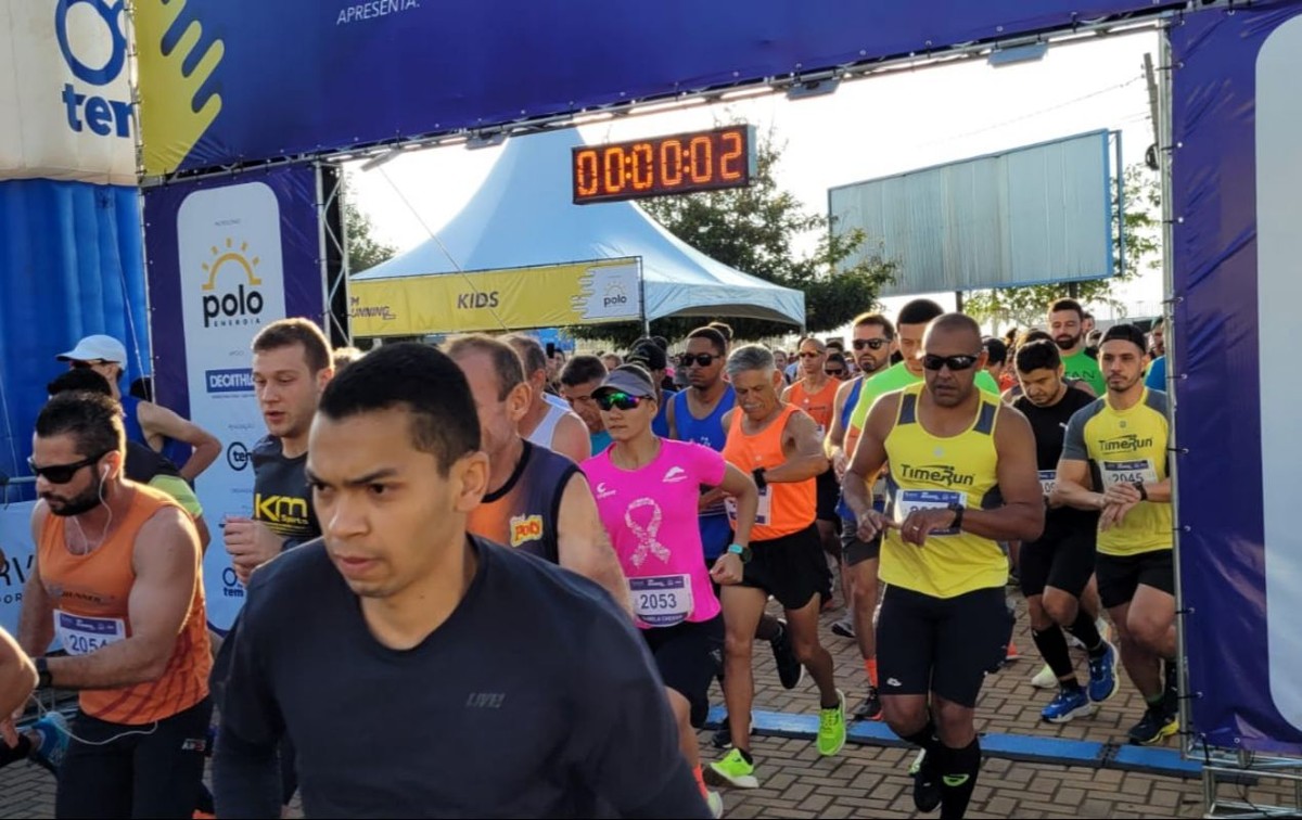 Meia maratona reúne oitocentos atletas em Bauru 