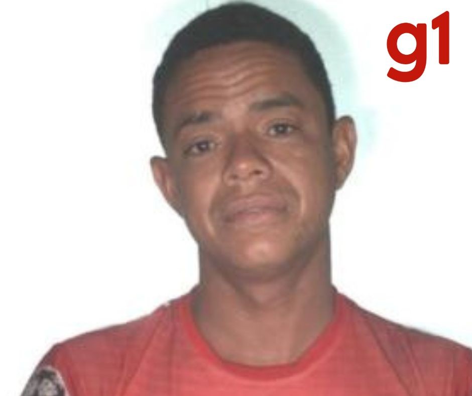 Homem é morto a tiros dentro de carro em frente a conveniência em MT
