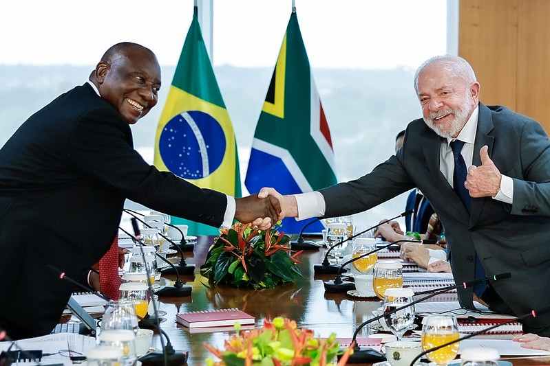 Lula defende exploração conjunta de terras raras com África do Sul: 'Já levaram nosso ouro, o que mais querem levar?'