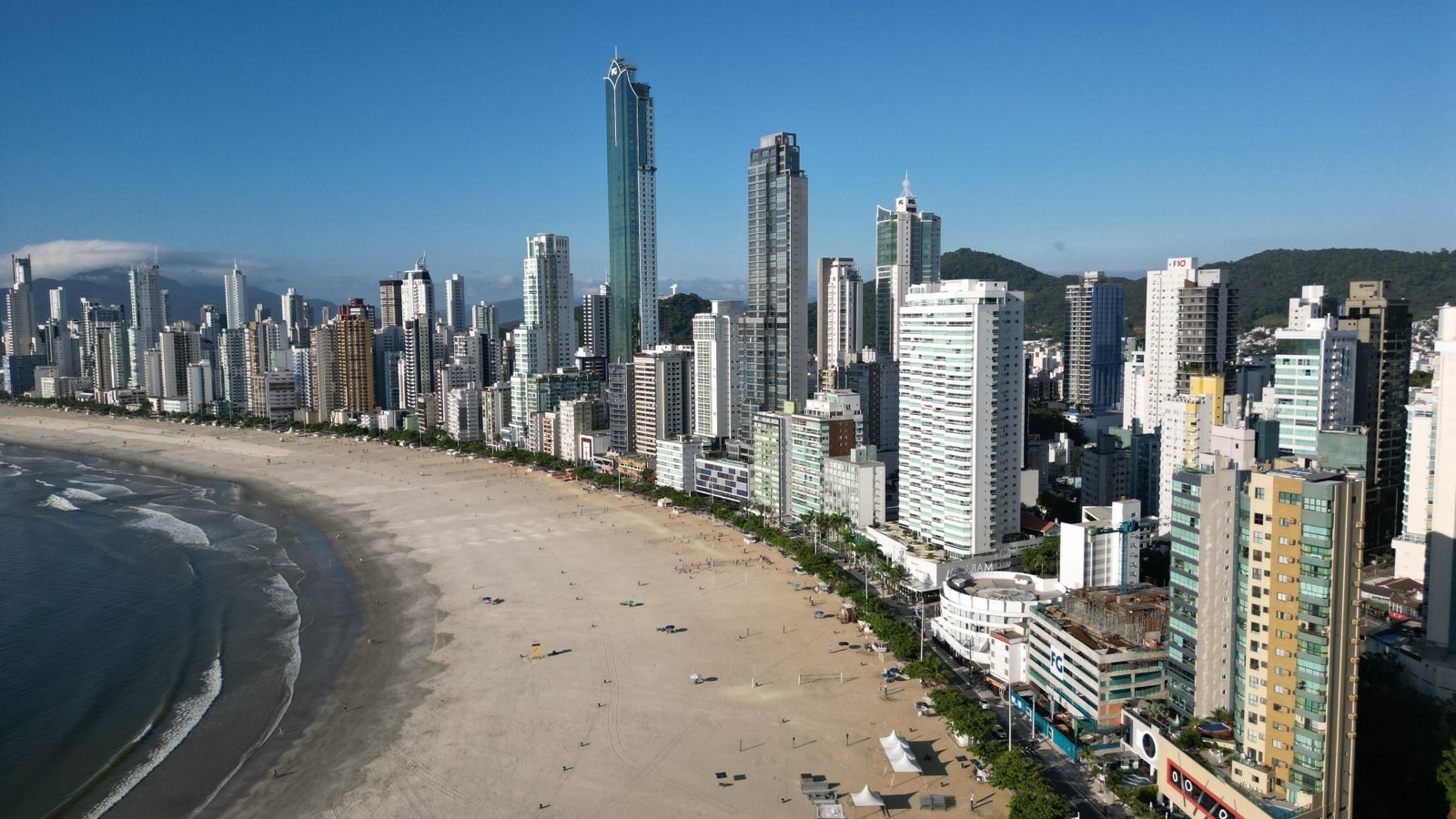 Praia Central registra melhor índice de balneabilidade dos últimos quatro anos