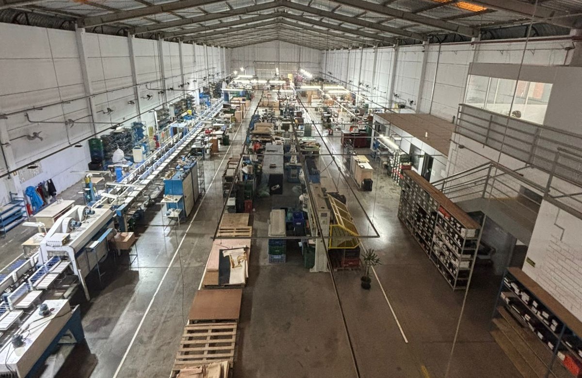 Calçadista do RS que chegou a produzir 3,7 mil pares por dia anuncia falência após tarifaço dos EUA