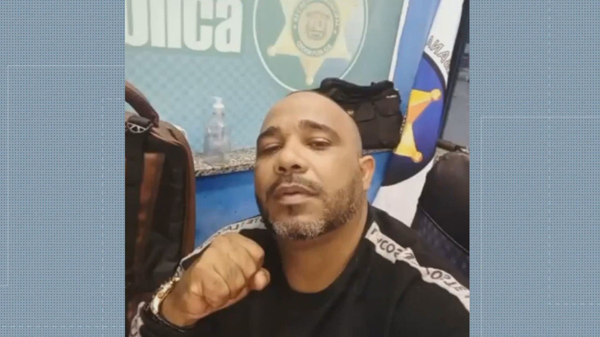 Segurança é assassinado a tiros dentro de barbearia em Belford Roxo